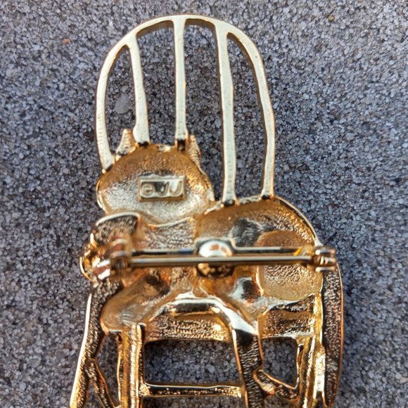 Jonette Jewelry "JJ" BROOCH Gold Cheshire Cat in Chair - Picture 11 of 14